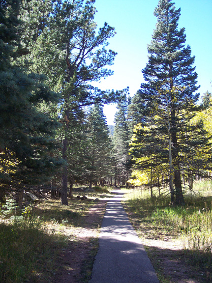 Accessible Path in Lake Isabel